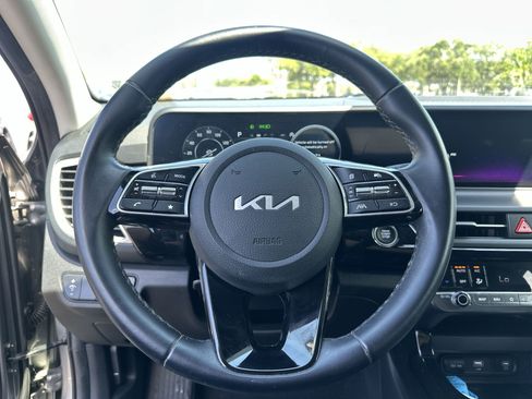 Used 2024 Kia Seltos S FWD image 11