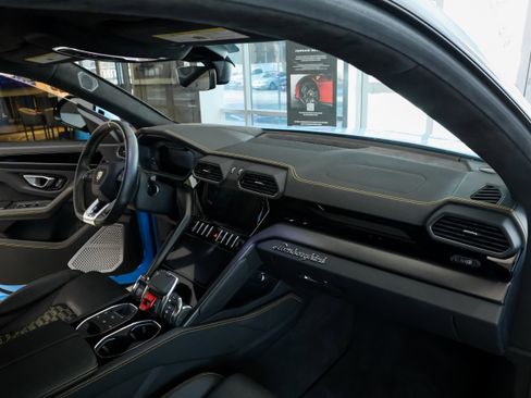 Used 2024 Lamborghini Urus S image 36