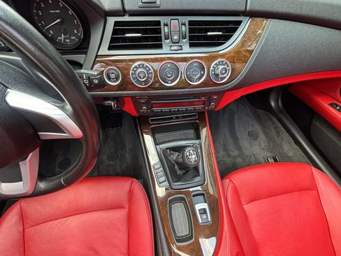 Used 2009 BMW Z4 sDrive30i RWD image 25
