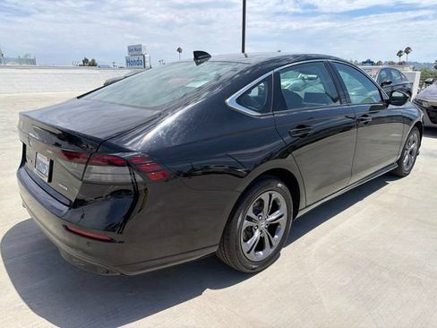 Used 2025 Honda Accord EX-L image 2