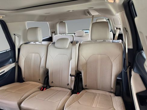 Used 2023 Ford Expedition Platinum AWD/4WD image 18