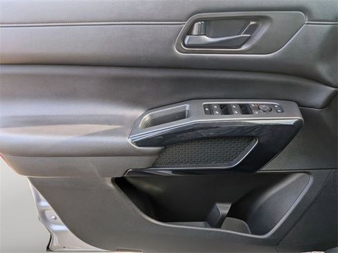 Certified 2024 Nissan Pathfinder SV image 23