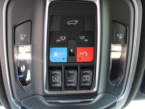 New 2026 Jeep Grand Cherokee Summit w/ Obsidian Package AWD/4WD image 23