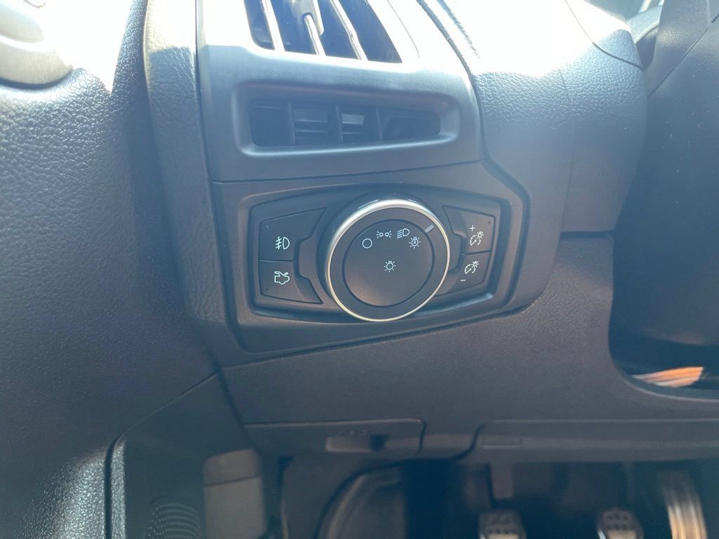 Used 2015 Ford Focus ST FWD image 23