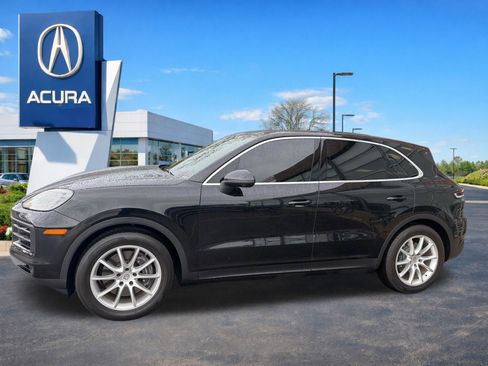 Used 2024 Porsche Cayenne AWD/4WD image 27
