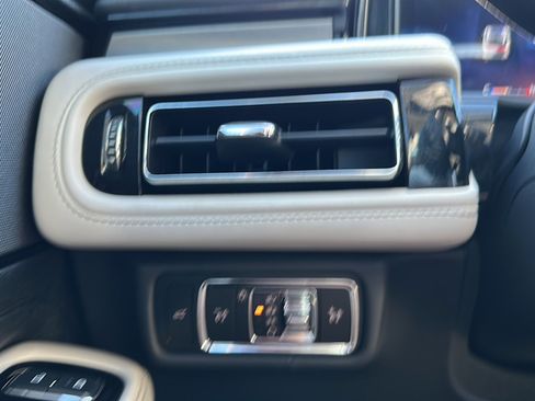 Used 2025 Lincoln Aviator 2WD image 38