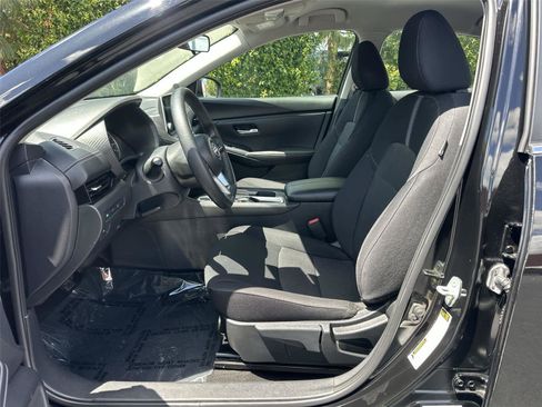 Used 2024 Nissan Sentra SV FWD image 12