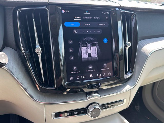 Certified 2024 Volvo XC60 T8 Plus w/ Climate Package AWD/4WD image 20