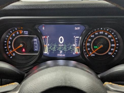 Used 2024 Jeep Gladiator Sport image 3