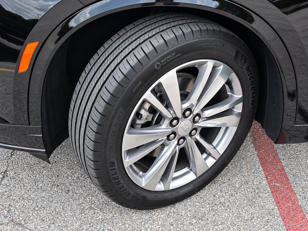 Certified 2024 Cadillac XT6 Premium Luxury FWD image 13