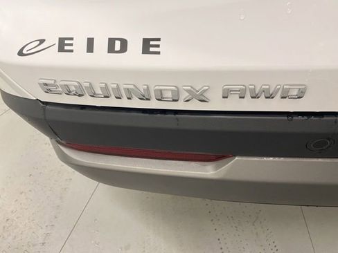 New 2026 Chevrolet Equinox LT w/ Convenience Package II AWD/4WD image 13