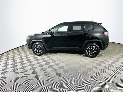 Certified 2025 Jeep Compass Trailhawk w/ Trailhawk Elite Group image 7