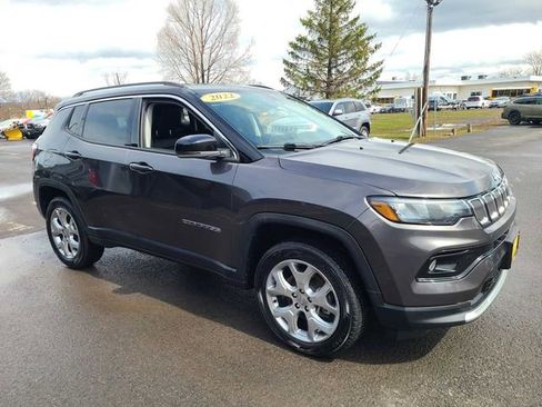 Used 2022 Jeep Compass Limited image 4