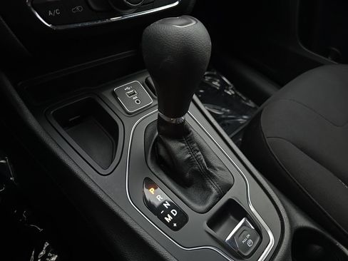 Used 2021 Jeep Cherokee Latitude image 20