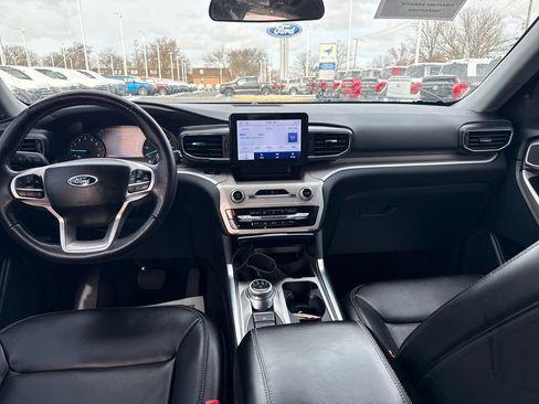 Used 2023 Ford Explorer XLT w/ Equipment Group 202A image 21