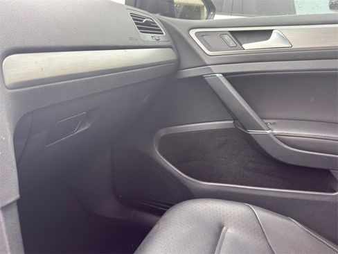 Used 2017 Volkswagen Golf Wolfsburg Edition image 23
