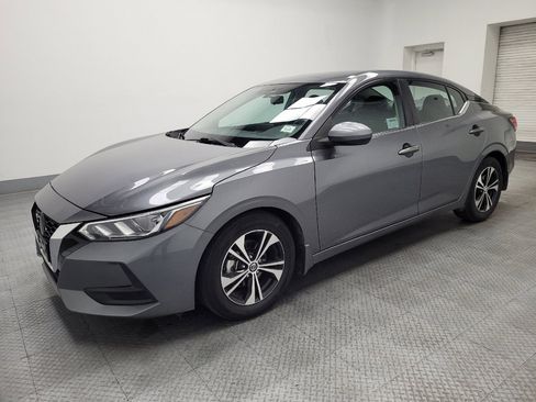 Used 2022 Nissan Sentra SV image 2