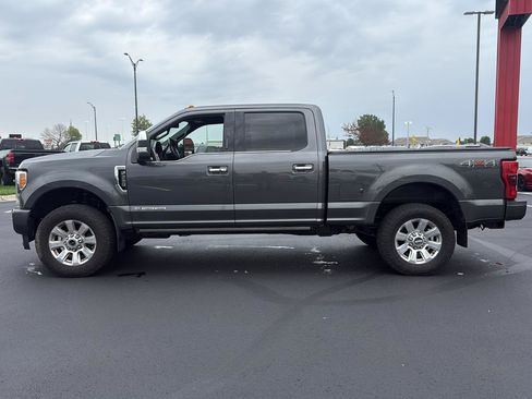 Used 2017 Ford F250 Platinum w/ Platinum Ultimate Package AWD/4WD image 2