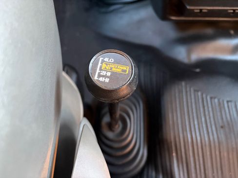 Used 2018 Chevrolet Express 2500 LT w/ LT Preferred Equipment Group image 37