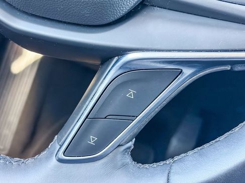 Used 2018 Cadillac XT5 Luxury w/ Driver Awareness Package image 23