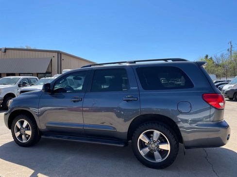 Used 2008 Toyota Sequoia SR5 AWD/4WD image 5