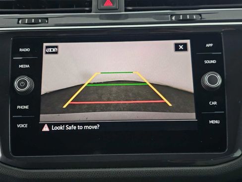 Used 2021 Volkswagen Tiguan SE R-Line image 26