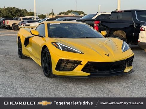 Used 2025 Chevrolet Corvette Stingray Premium Cpe w/ Z51 Performance Package RWD image 1