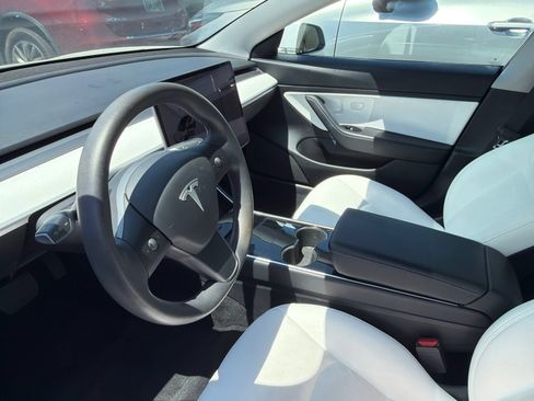 Used 2020 Tesla Model 3 Standard Range Plus RWD image 5