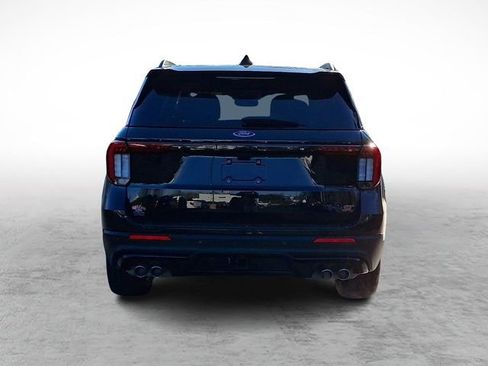 Used 2025 Ford Explorer ST image 5