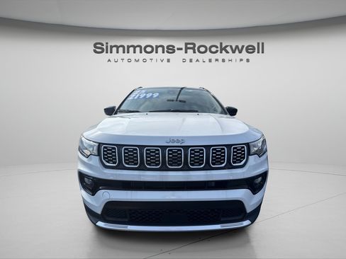 Used 2025 Jeep Compass Limited AWD/4WD image 5