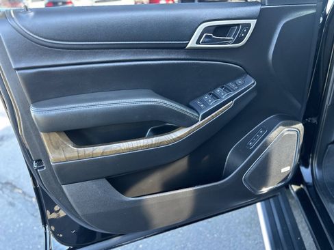 Used 2018 GMC Yukon Denali w/ Denali Ultimate Package AWD/4WD image 9