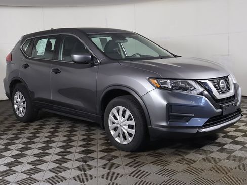 Used 2019 Nissan Rogue S AWD/4WD image 2