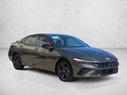 New 2026 Hyundai Elantra Sport image 7