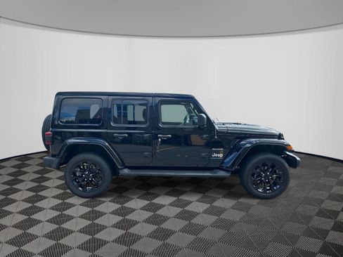 Used 2023 Jeep Wrangler Unlimited Sahara w/ Cold Weather Group AWD/4WD image 7