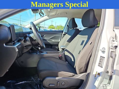 Used 2024 Hyundai Kona SEL FWD image 12