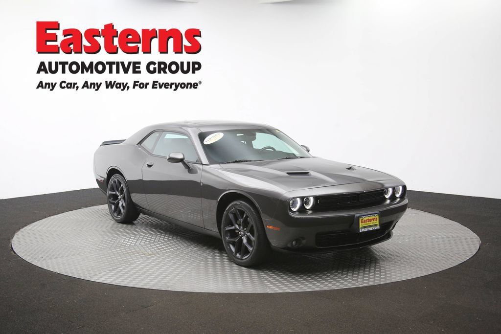 Used 2022 Dodge Challenger SXT w/ Driver Convenience Group RWD image 47