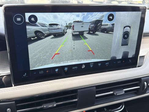 Used 2025 Lincoln Corsair FWD w/ Equipment Group 101A image 22