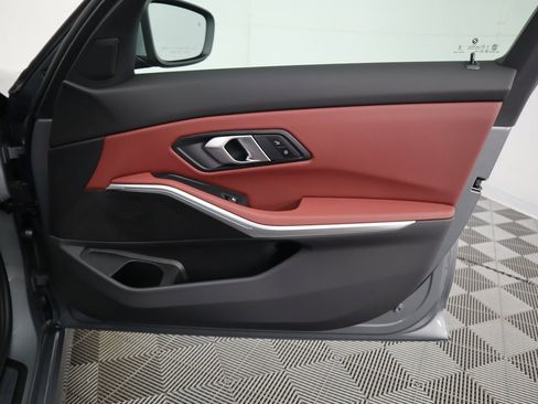 Certified 2025 BMW 330i Sedan w/ Premium Package image 27