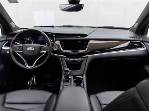 Used 2025 Cadillac XT6 Premium Luxury w/ Platinum Package AWD/4WD image 10