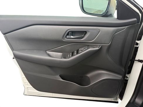 New 2026 Nissan Rogue S image 17