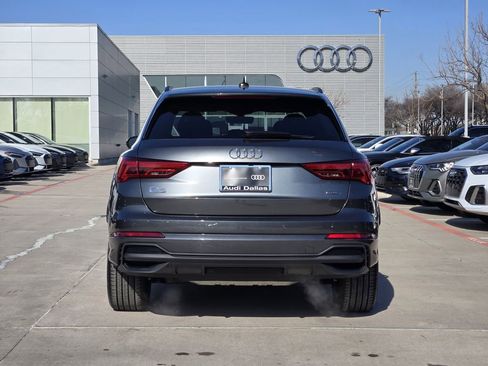 Certified 2025 Audi Q3 2.0T Premium image 9