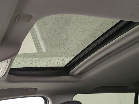 Used 2015 GMC Yukon SLT image 18