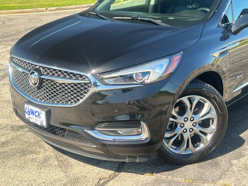 Used 2019 Buick Enclave Avenir w/ Avenir Technology Package AWD/4WD image 8