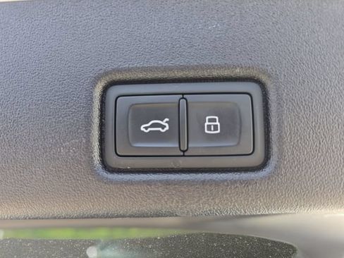 Used 2025 Audi Q5 Premium w/ Convenience Package AWD/4WD image 16