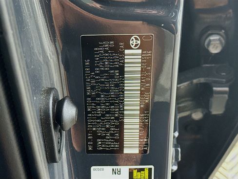 Used 2024 Toyota Corolla SE image 40