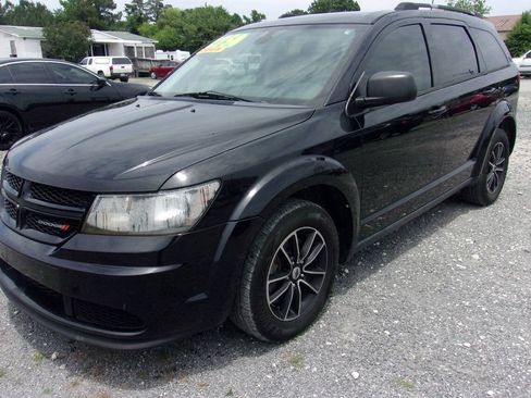 Used 2018 Dodge Journey SE w/ Popular Equipment Group FWD image 3
