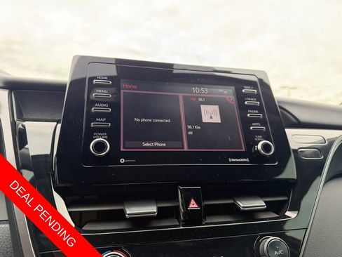 Used 2021 Toyota Camry SE w/ Cold Weather Package image 17