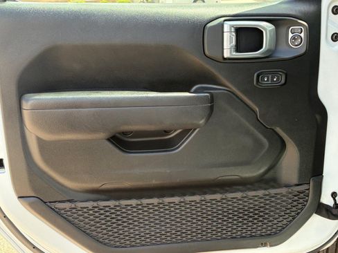 Used 2024 Jeep Wrangler Unlimited Sport AWD/4WD image 13
