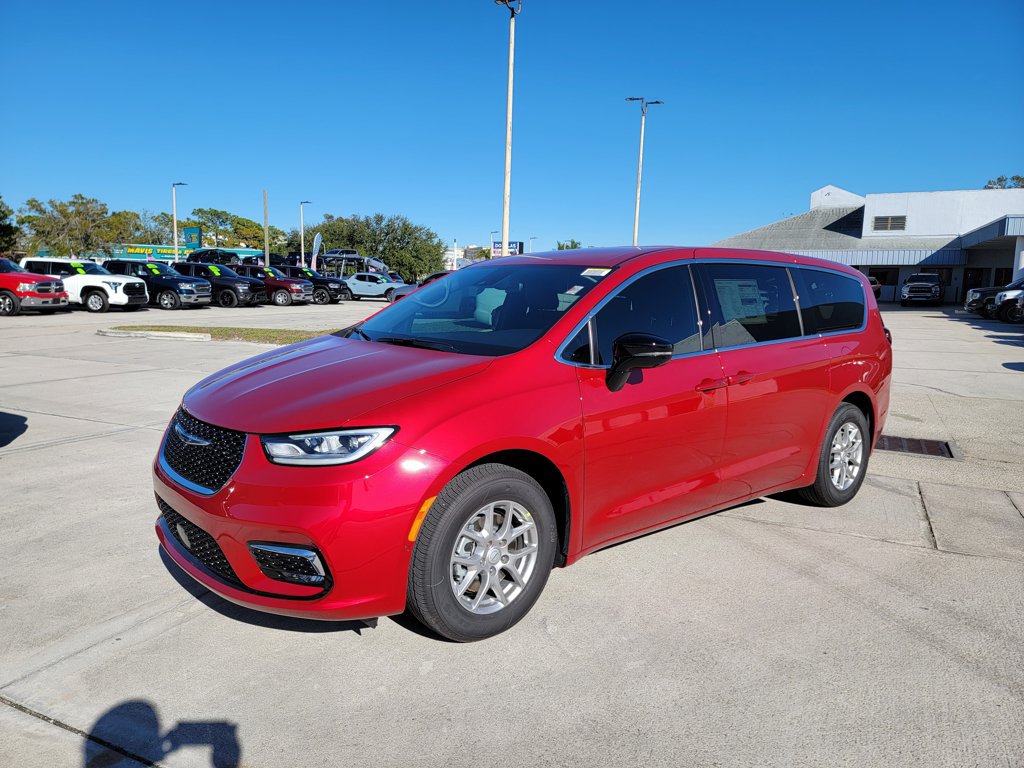 New 2026 Chrysler Pacifica Select FWD image 1