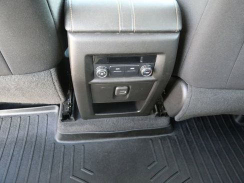 Used 2020 Chevrolet Traverse LT w/ LPO, Blackout Package image 17